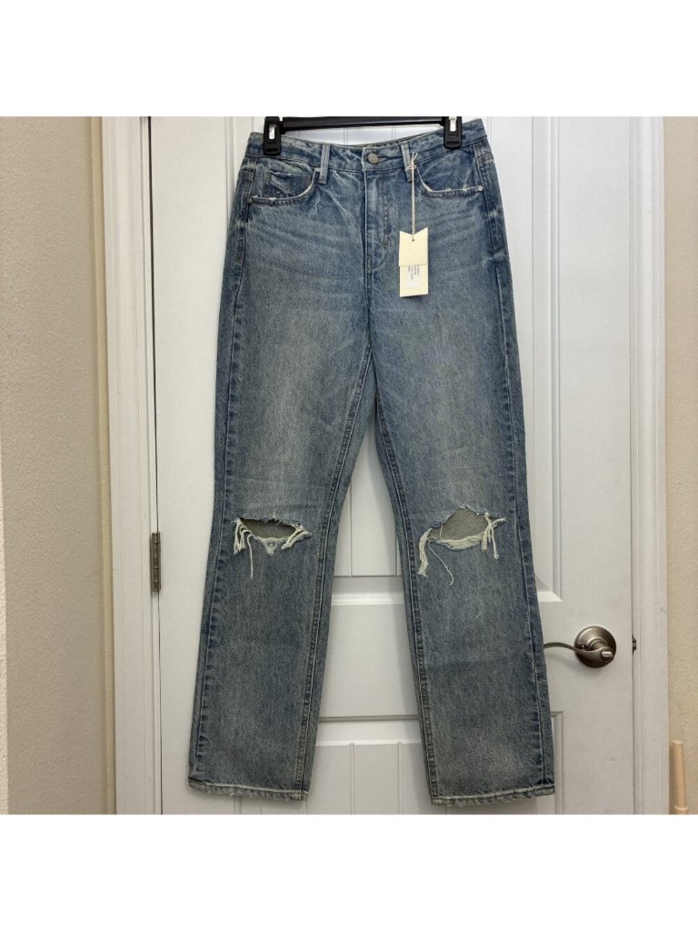Unpublished Jeans WILLA High Rise Vintage Mom Fit  29” x 30” Rise Is 11”